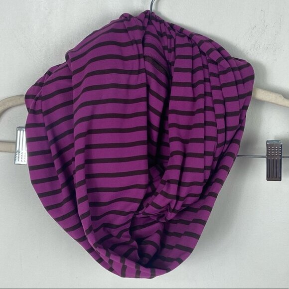 Lululemon Vinyasa Scarf Purple Stripe Bordeaux Snaps Cozy Yoga Winter Infinity - Picture 12 of 15